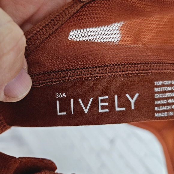 LIVELY | metallic palm wireless pushup bra - Picture 4 of 5